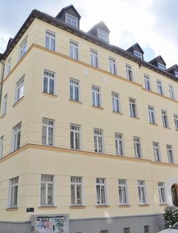 Möckern- attraktive 3-Raum-Dachgeschosswohnung mit Dusche & Einbauküche in ruhiger Seitenstraße - Leipzig