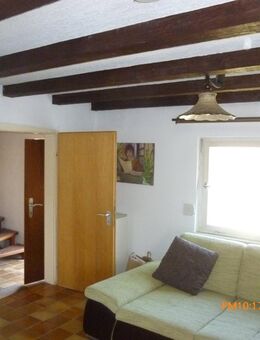 In absolut ruhiger und waldreicher Lage steht dies schöne kleine Haus mit großem Gartengrundstück ! - Nordheim (Rhön)