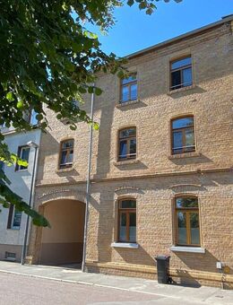 Moderne 2-Raumwohnung mit Fußbodenheizung und Einbauküche in der Nähe des Goitzscheufers - Bitterfeld-Wolfen