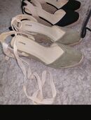 Keilabsatz Pumps mit Band zum schnüren in 28195