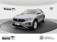 VW T-Roc, 1.0 l TSI Life OPF, Jahr 2024 - Dinklage