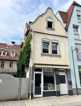 Kleines Wohnhaus mit einer Ladeneinheit (ca. 20 m²) im EG, sowie einer Wohneinheit mit ca. 55 m² im Zentrum von Bad Kissingen - Bad Kissingen