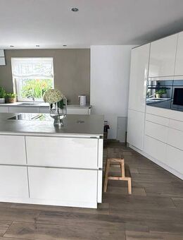 Wohnen wie im Haus - Moderne 4½-Zimmer-Wohnung in zentraler Lage von St. Georgen - Sankt Georgen (Schwarzwald)