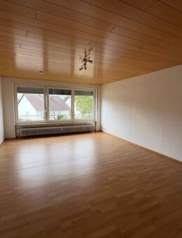 3-Zimmer-Wohnung mit großem Balkon und Blick ins Grüne in Homburg zu vermieten - Homburg
