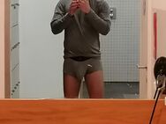 Sportlicher Mann, 31, schlank, XL, sucht Sie - Bremen Zentrum