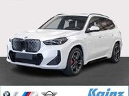 BMW iX, 1 xDrive30 M Sport Paket Innov Comfort Travel, Jahr 2022 - Wittlich