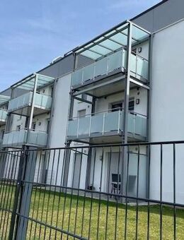 Neuwertige 1-Zimmer-Wohnung mit Balkon, Einbauküche und Tiefgaragenstellplatz - Lichtenau (Bayern)