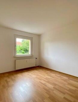 Im Erdgeschoss: 1-Raum-Wohnung mit ebenerdiger Dusche - Oschersleben (Bode)