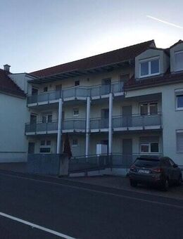 Höchberg-Altort - barrierefreie 2-Zimmer-Wohnung ca. 61 m Wfl. mit Einbauküche ab 01.11.2025, KM 640 € - Höchberg