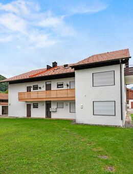 Zwei zusammengelegte Erdgeschosswohnungen mit Garten, Terrasse, Garage und Außenstellplatz - Ruhpolding