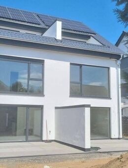 Erstbezug Neubau Doppelhaushälfte KFW 55 in Neureut Karlsruhe - Karlsruhe
