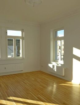 Exklusive 4-Raumwohnung mit zwei Bädern und Balkon mit Blick auf den Karl-Heine-Kanal! - Leipzig