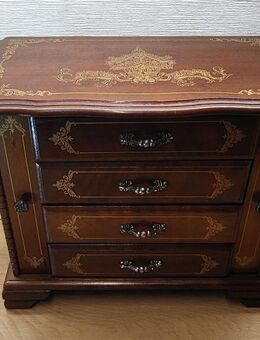Holzschmuckschrank ca. 1950, Nussbaum Gold Verz. B 29, H 25, T15,2cm - Leverkusen