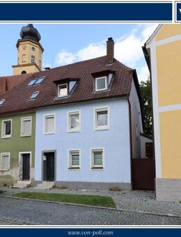 Betriebsurlaub bis 06.01.26. Ab 07.01.26 sind wir wie gewohnt für Sie da! - Sanierte Doppelhaushälfte in zentraler Altstadtlage - Wassertrüdingen