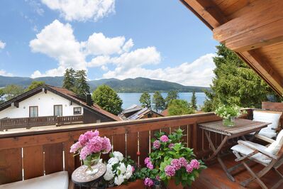 Einzigartig - Sonnige Dachgeschoss-Maisonette mit 180 Grad Seeblick