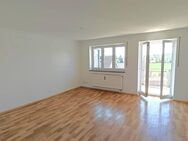 "Charmante 2-Zimmer-Wohnung mit großzügigem Wohnbereich und Dachterrassen-Feeling" - Schwandorf