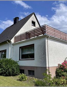 Einfamilienhaus mit Einliegerwohnung in ruhiger Lage - Steinhagen (Nordrhein-Westfalen)