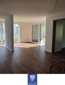 Stilvolles Wohnen im Neubau! Ruhig und grün, Terrasse, 2 Bäder, Fußbodenheizung! - Döbeln
