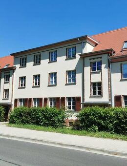 // Ab 01.09.2025 - Dachwohnung - Sonnenbalkon - PKW Stellplatz // - Schkeuditz