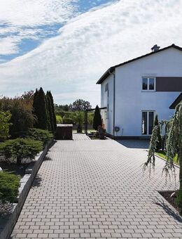 Familienfreundliches Einfamilienhaus in Alleinlage in Maxhütte-Haidhof - Maxhütte-Haidhof