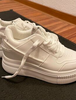 Turnschuhe weiß - Göttingen