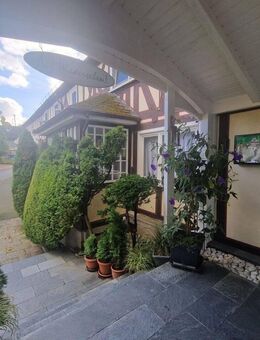 Immobilie mit 837 m² Gesamtfläche, Umbau in mehrere Wohnungen denkbar! - Müschenbach