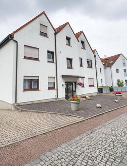 4 Zimmer Wohnung, 2 Garagen, drei Stellplätze - Unna