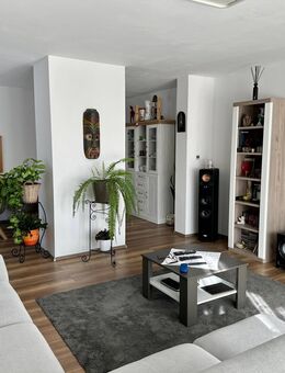 Moderne 2,5-Zimmer-Wohnung mit Balkon, Fußbodenheizung & traumhafter Aussicht - Bad Herrenalb
