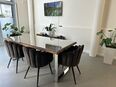 Tisch, Kommode + 6 Stuhle in 4052
