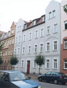 Kleine Dachgeschosswohnung mit EBK - Wurzen