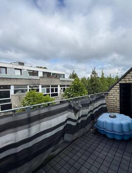 Helle 3-Zimmer-Wohnung mit Balkon in zentraler Lage - Ahrensburg