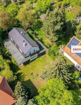 IMMOBERLIN.DE - Imposantes Haus mit Gartenidylle für eine große Familie in exzellenter Mikro- & Makrolage - Kleinmachnow