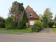 Einfamilienhaus mit großem Grundstück und Potenzial zur individuellen Gestaltung in Brake - Brake (Unterweser)