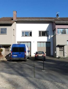 Attraktives Dreifamilienhaus in begehrter Lage Nürnbergs - Entwicklungspotential - Nürnberg