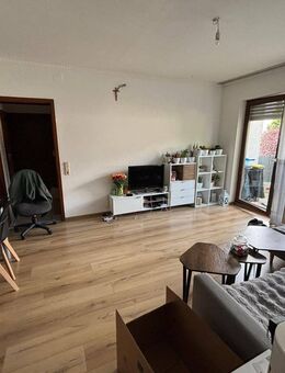 Riegelsberg: helle 2 ZKB * gr. Wohn-Essbereich * Balkon *Gäste-WC *Stellplatz - Riegelsberg