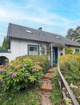 Solide Doppelhaushälfte mit Vollkeller und Garten - Appen