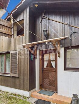 Einzigartige Gelegenheit: Gartenhaus mit 2.337 m² Grundstück - Ruheoase im Grünen" - Weinstadt