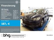 VW Touran, 1.5 TSI MOVE Touran Comfortline, Jahr 2024 - Reutlingen