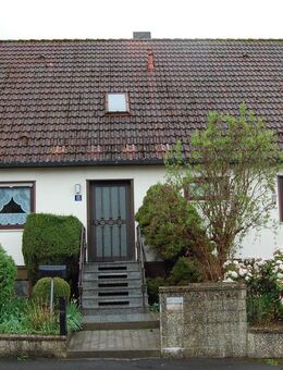 Einfamilienfertighaus mit Garten und Doppelgarage in ruhiger Lage von Tirschenreuth zu verkaufen - Tirschenreuth