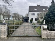 Gepflegte Doppelhaushälfte mit eigener Einfahrt XL Garage und Carport ! - Mönchengladbach