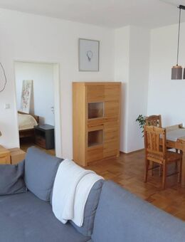 Moderne 2 ZKB mit EBK, Terrasse, Stellplatz + sep. Eingang - Herrlich gelegen in Niestetal-S. - Niestetal