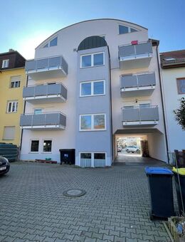 Großer Balkon - 2-Raum Wohnung in beliebter Lage in Gohlis + Stellplatz - Leipzig