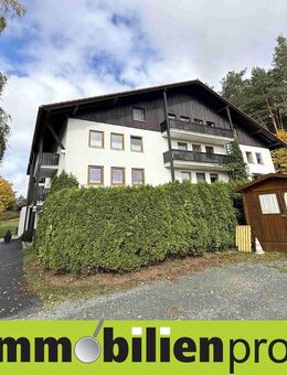 2141 - Nähe Bad Weißenstadt: 3-Zi.-Eigentumswohnung im Grünen - Weißenstadt