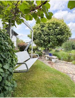 Großzügiges Zweifamilienhaus in begehrter Wohnlage von Grünberg! - Grünberg