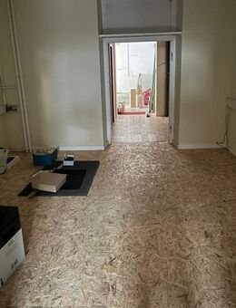 Lagerfläche mit 160 m², großer Garage, eigenem Stellplatz - Wuppertal