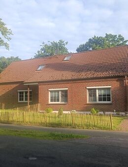 Doppelhaus mit Weitblick - Vielseitige Wohn- und Investitionsmöglichkeit auf großem Grundstück in Zetel-Bohlenbergerfeld - Zetel