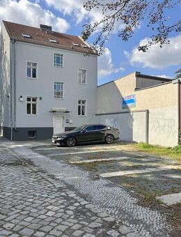 Zur Anlage oder zur Eigennutzung - Saniertes Mehrparteienhaus im Rudower Ortskern - Berlin