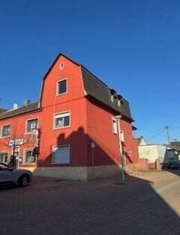 Wehrden! Momentan Gaststätte mit Innenhof und darüber liegender Wohnung! Wohnnutzung nach Umbau möglich! - Völklingen