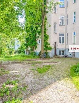 IMMOBERLIN.DE - Exquisite Stuck-Altbauwohnung mit Südbalkon nahe Schlosspark - Berlin