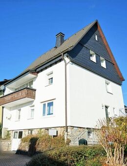 Vollmöblierte Erdgeschosswohnung mit Terrasse und eigenem Garten - Meschede (Kreis- und Hochschulstadt)